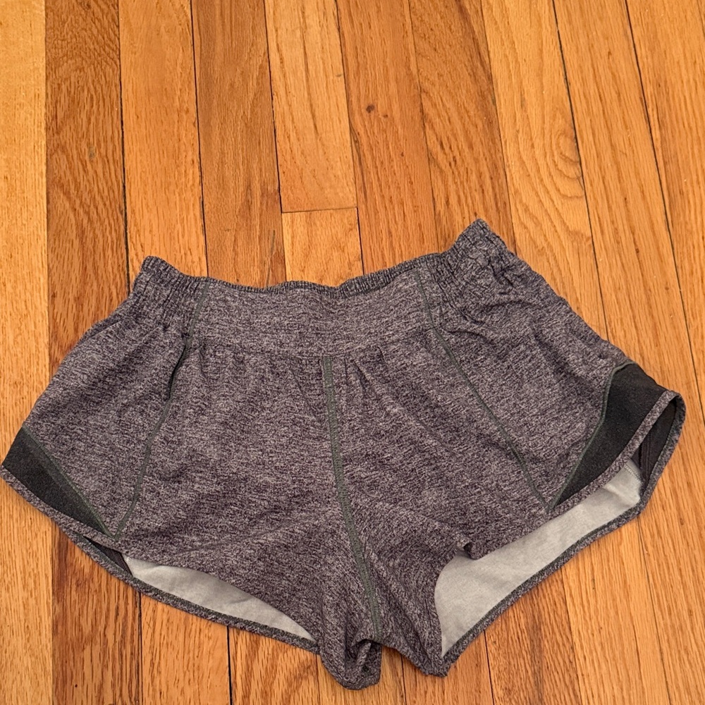 lululemon grey hotty hot 2.5 inch shorts